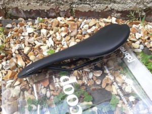 Седло Fabric SCOOP Elite Flat 142 мм